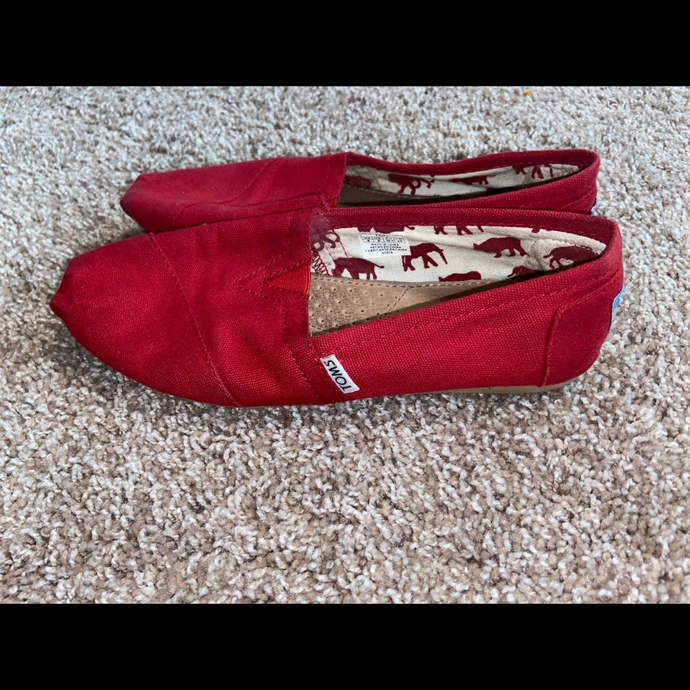 Toms - Picture 2 of 3